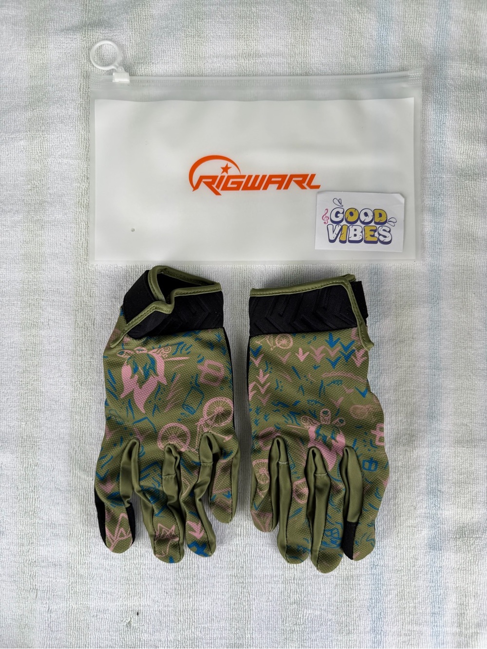 Rigwarl Olive Green Patterned Gloves Size Large